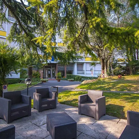 Casa Manuela Euroresidence Garda Apartment *