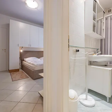 Casa Manuela - Euroresidence Vicino Al アパート *
